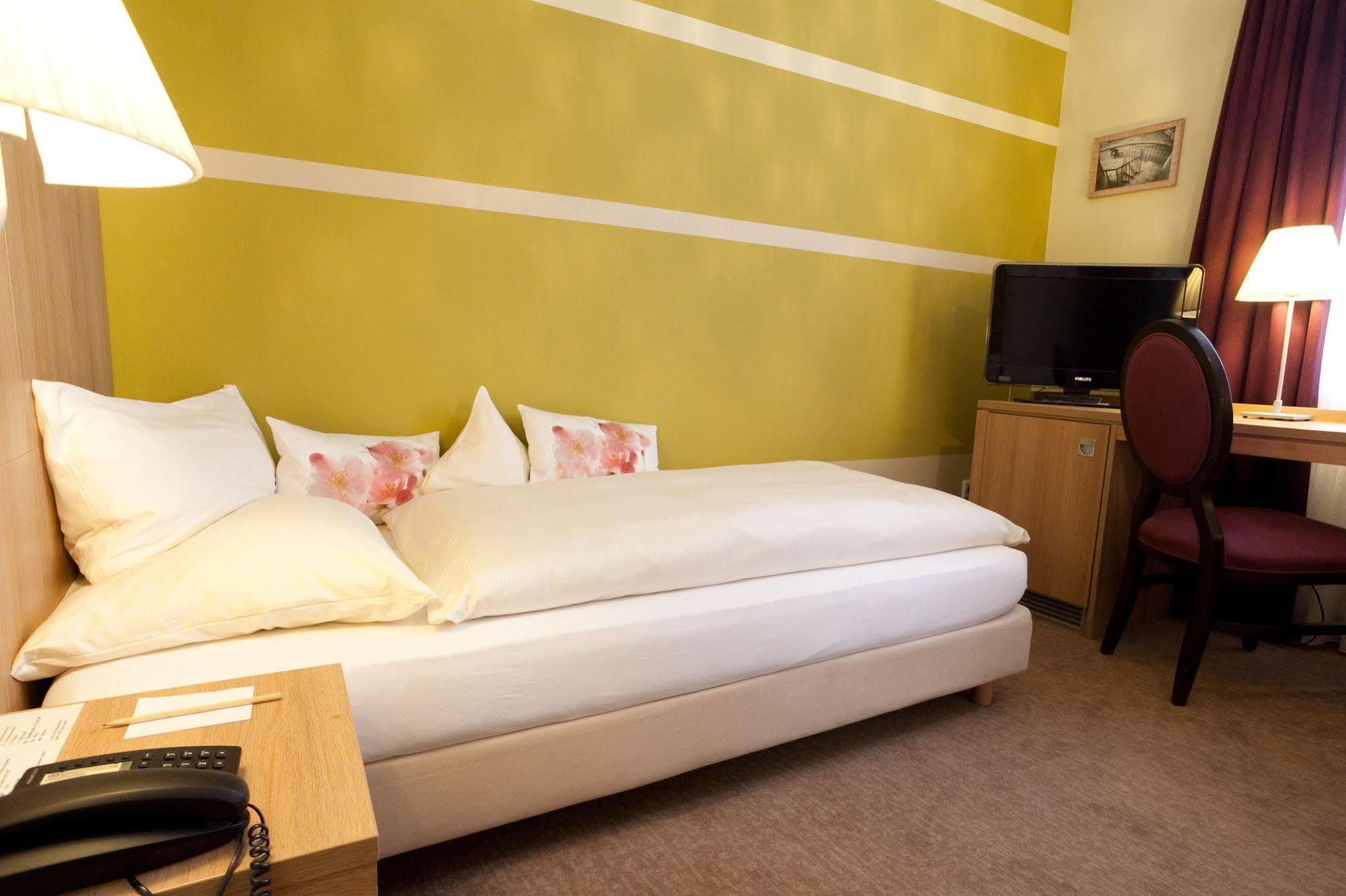 גרונאו Hotel Schepers מראה חיצוני תמונה