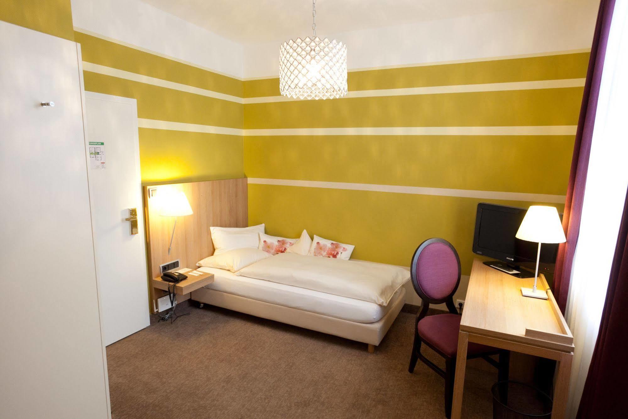 גרונאו Hotel Schepers מראה חיצוני תמונה